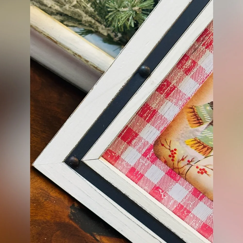 Broyhill Distressed Wood Frame With Metal Accents. 10.5”x12.5” Holds 8x10